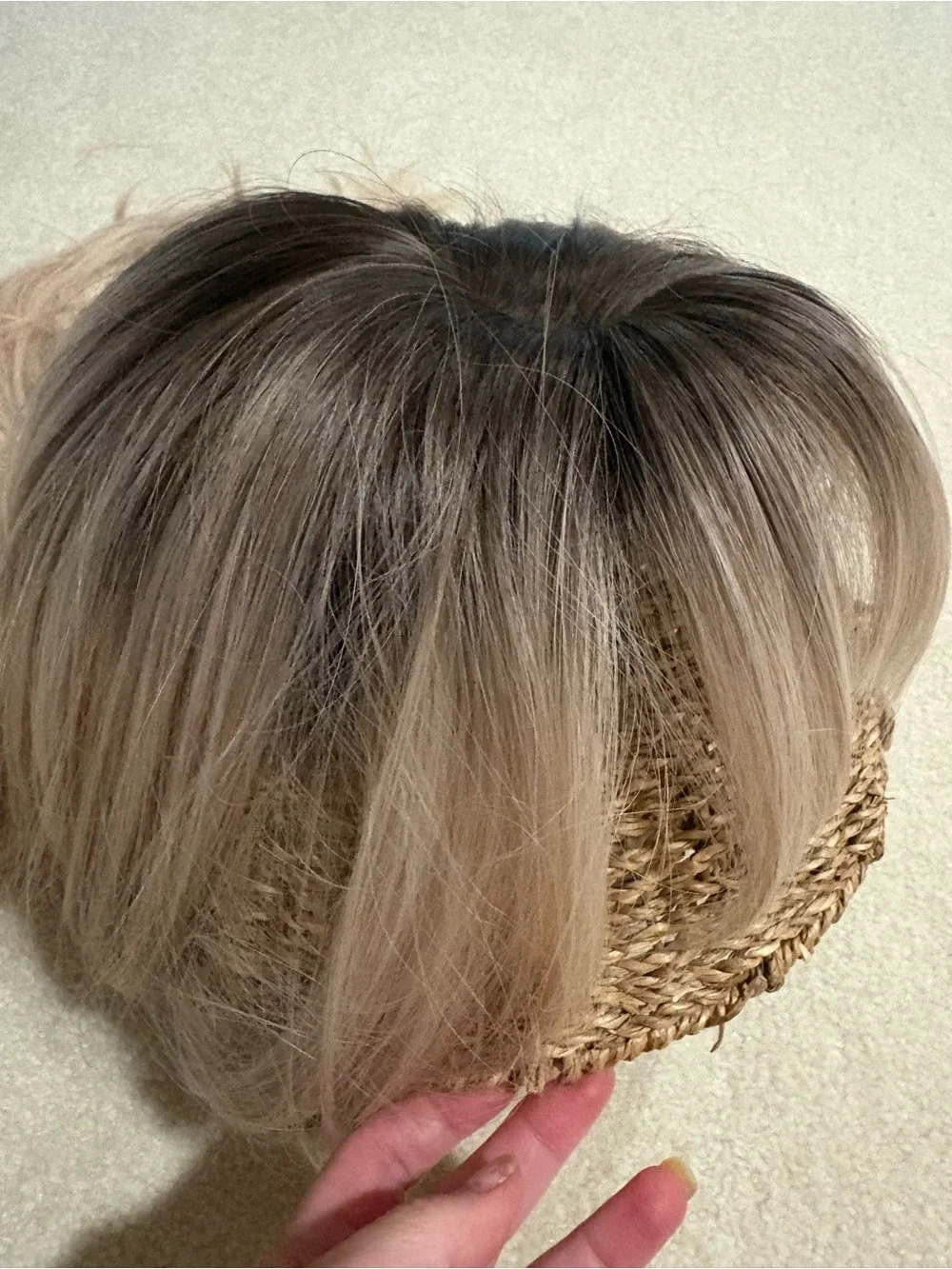 Layered Ombre Blonde Women's Wig - Natural Ash Blonde to Light Blonde